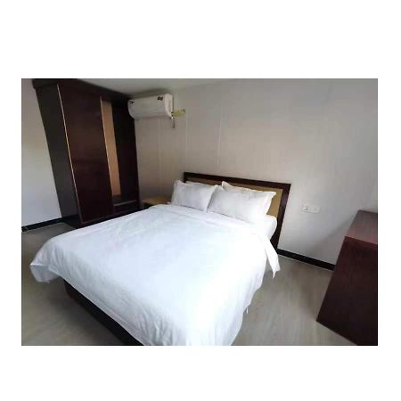 كورون (Hi Top Transient House) المظهر الخارجي الصورة